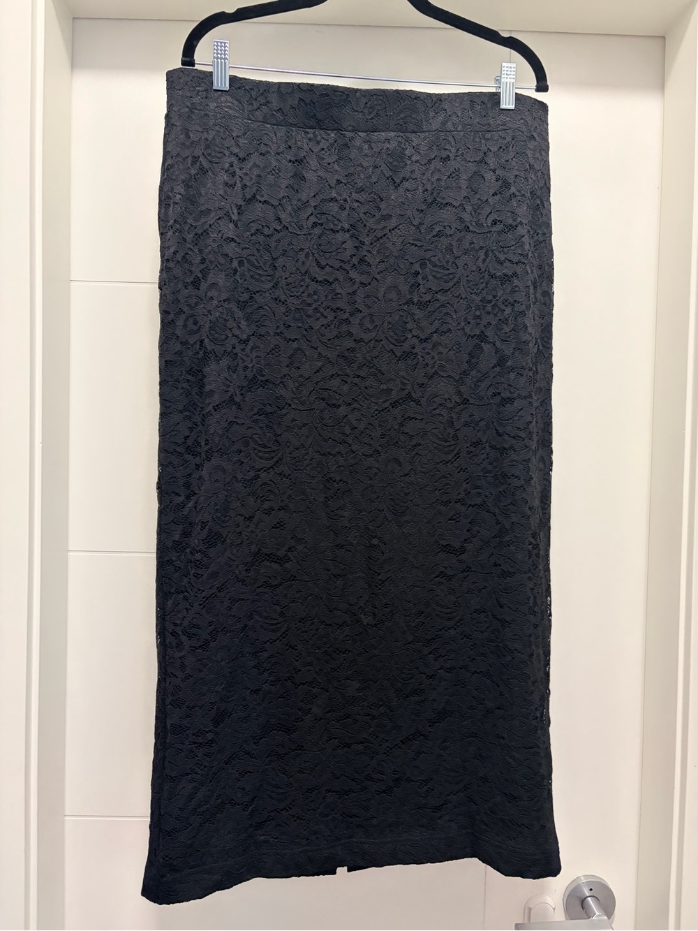 XXL Badgley Mischka Black Floral Lace Midi Skirt